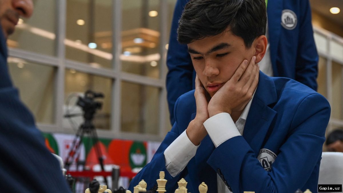♟️🛏️ Редчайший эпизод в шахматах: Фируджа играл лёжа, а Синдаров — в гостиничном номере