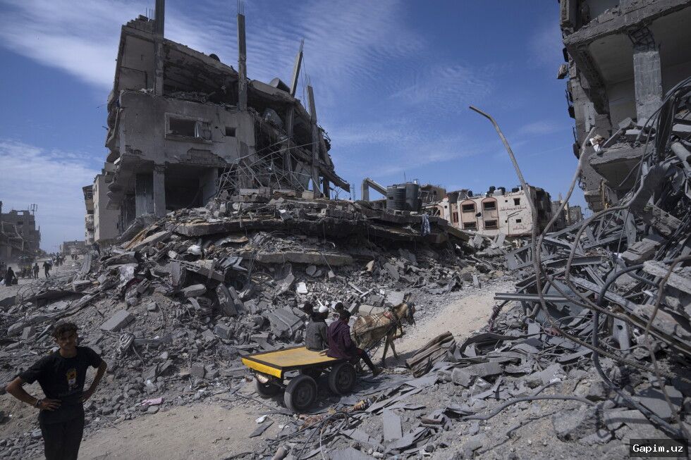 🏚️🇵🇸 Grim Reality in Gaza: Locals Attempt to Rebuild Lives Amidst Devastation