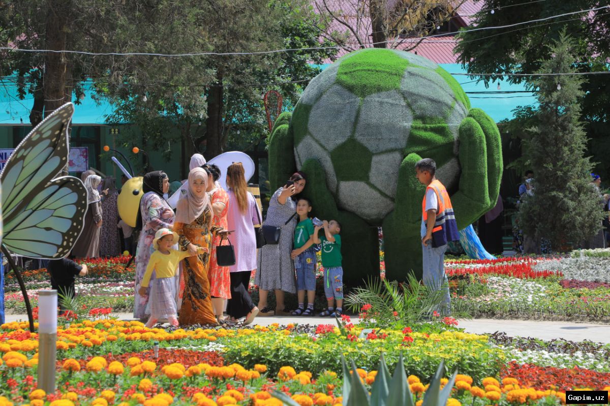 🌺🏆 В Намангане стартовал 65-й Международный фестиваль цветов и установлен рекорд Гиннесса
