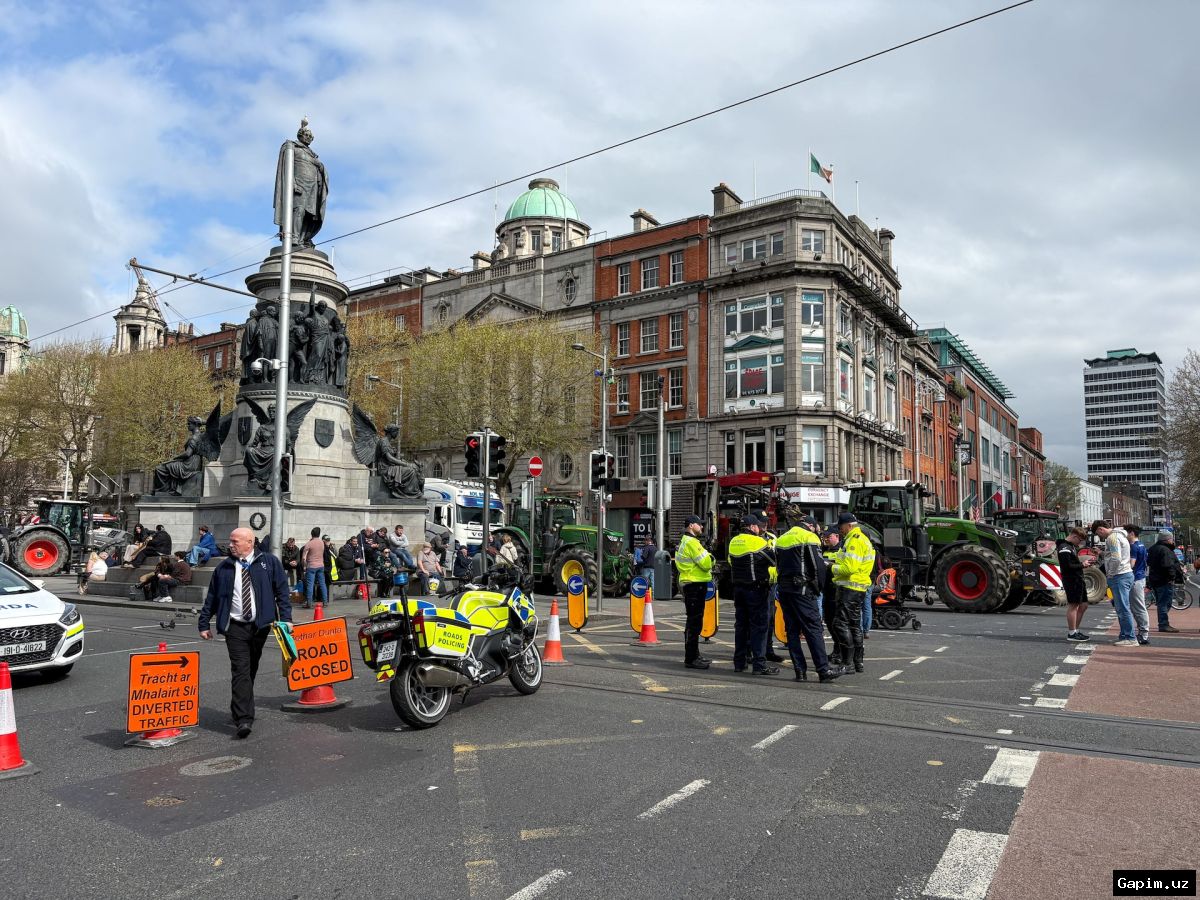 ⛽️🚨 Fuel Price Protests in Ireland: Police Use Force to Reopen Country's Only Refinery