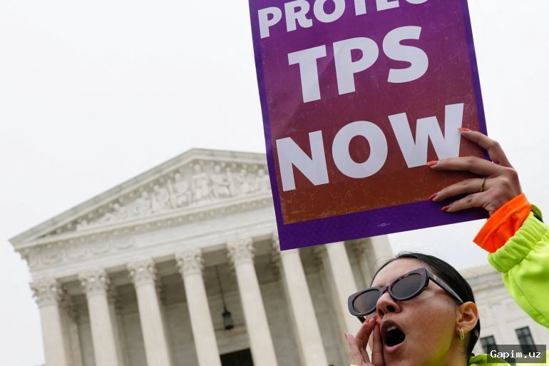 ⚖️🏛️ US Supreme Court hears case on stripping temporary status from Haitians, Syrians