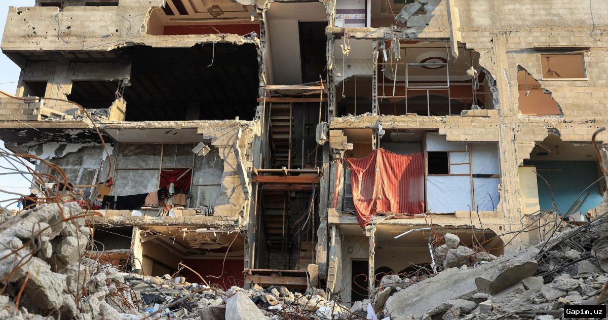 🏚️🚨 G'azo shahrida ko'p qavatli uy qulab tushdi, olti oila vayronalar ostida qolgan