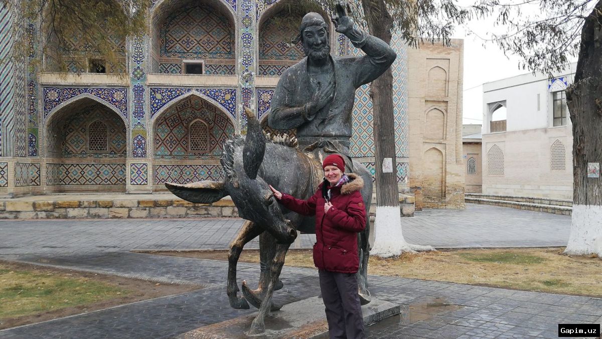 🧮👩‍🏫 Деревенский учитель математики Мутабар Бухарова набрала 130 тысяч подписчиков в соцсетях