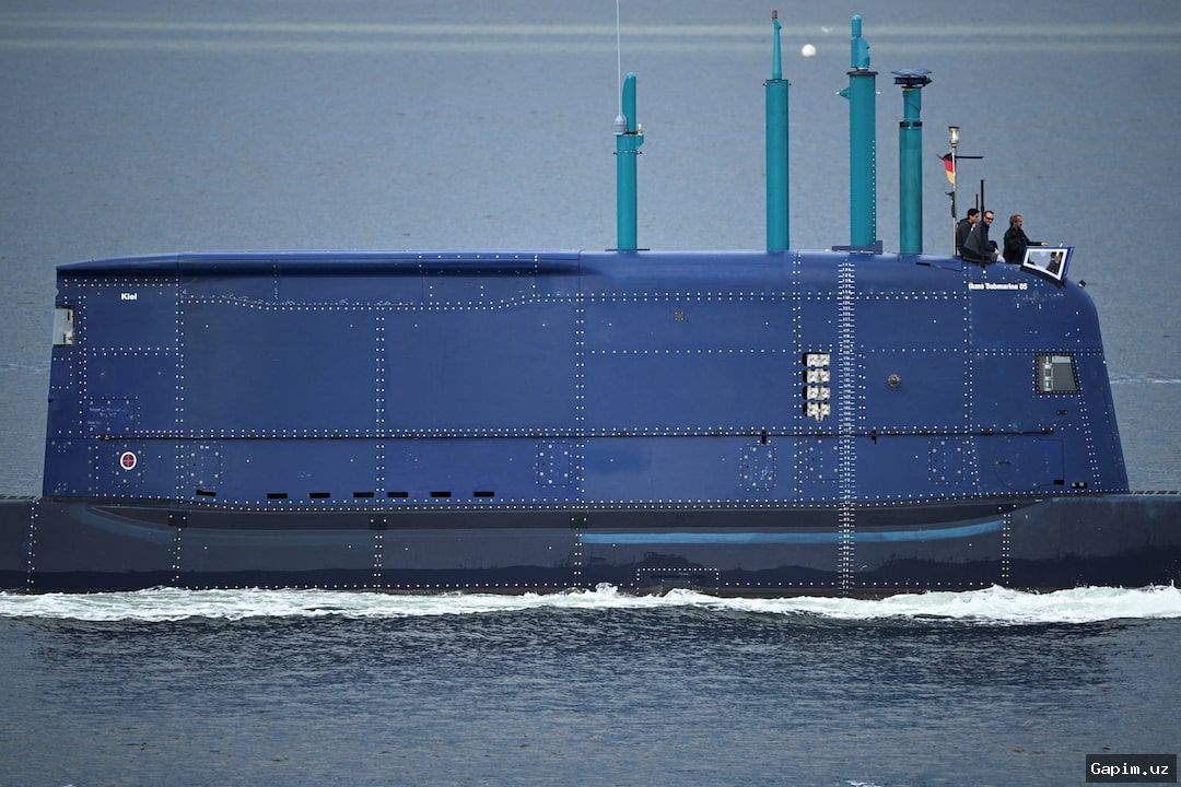 ⚓️🤝 German Defense Minister Hopes for Submarine Deal with Canada