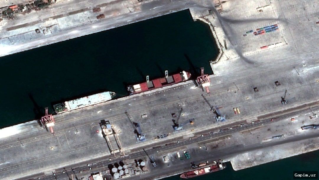 🚢🌍 Russian convoy delivers supplies to Syria's Tartous port