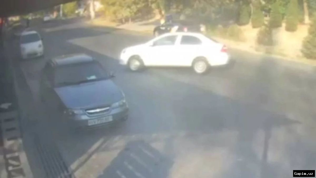 🚗💥 Malibu crashes into Caffelito cafe in Tashkent