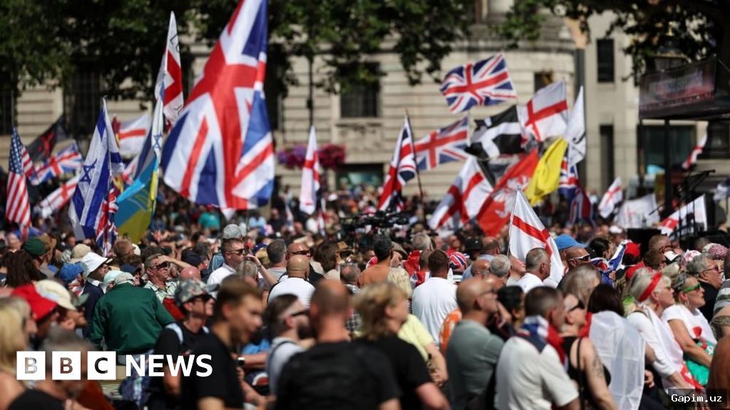 🇬🇧🚨 London: o‘ng qanot faoli Tommy Robinson minglab tarafdorlarini yig‘di