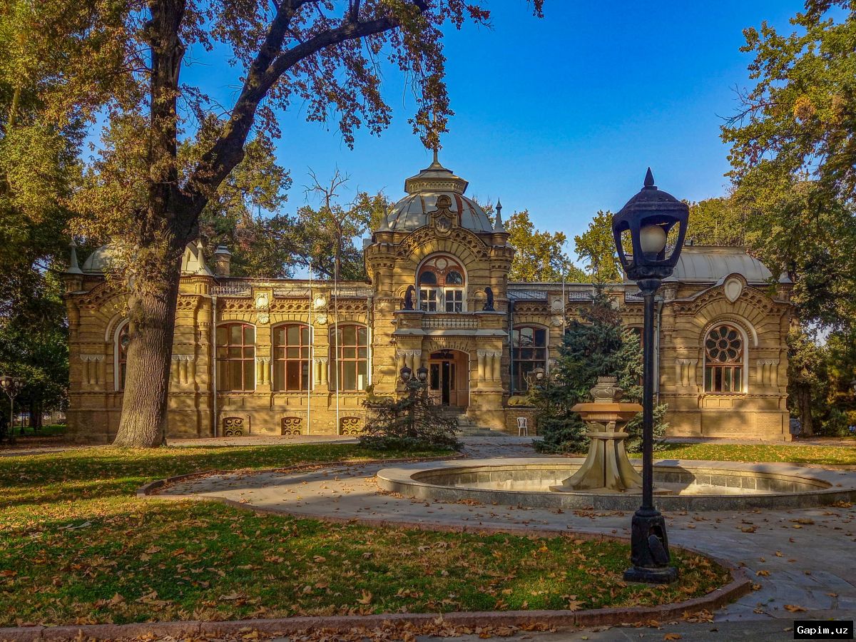 🏛️🎨 Мирзиёев ознакомился с проектом филиала музея во Дворце Романовых