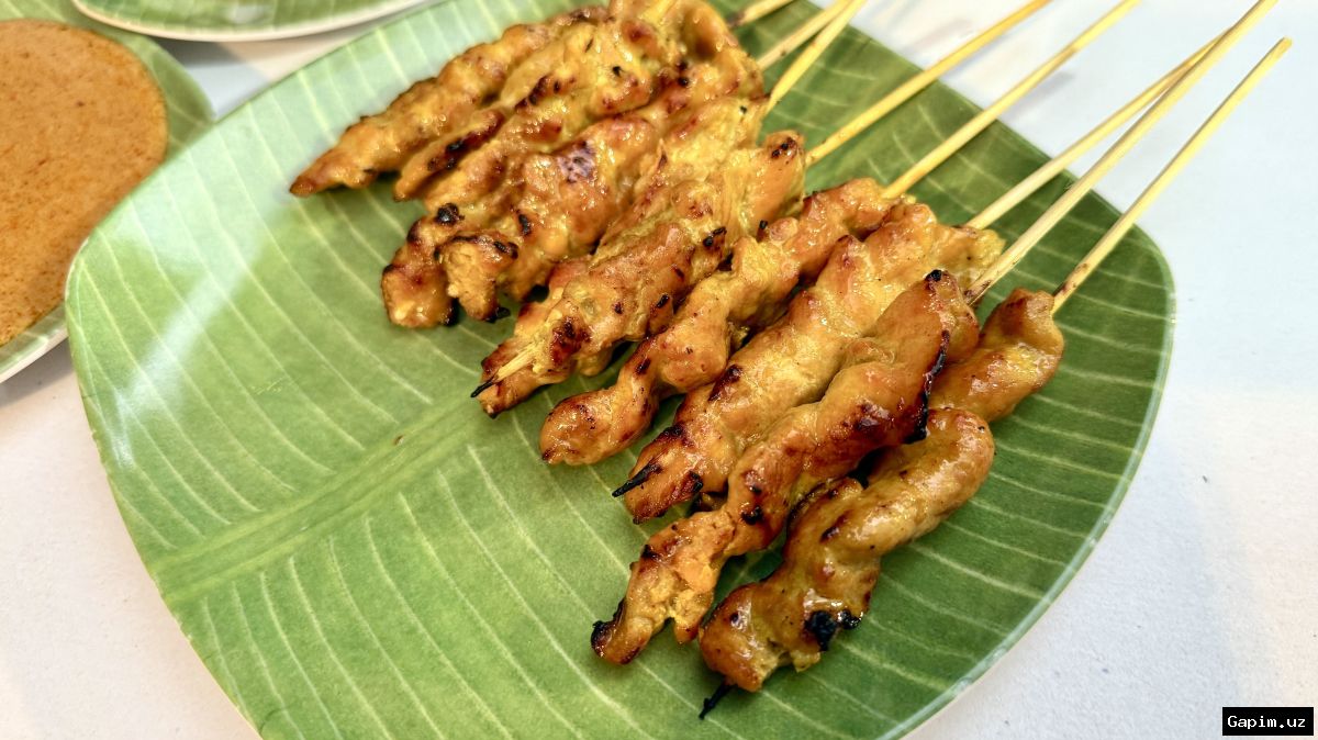 🐔⚰️ Indoneziyada qaynotasini zaharlangan satay bilan o‘ldirganlikda gumonlanib hibsga olindi