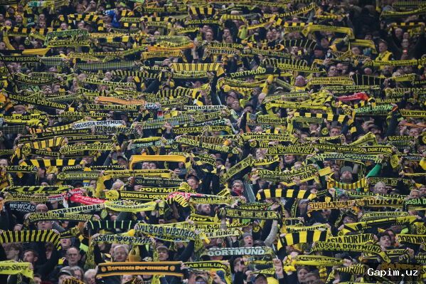 ⚽️📱 German club Borussia Dortmund offers rewards to fans who keep their phones away during matches