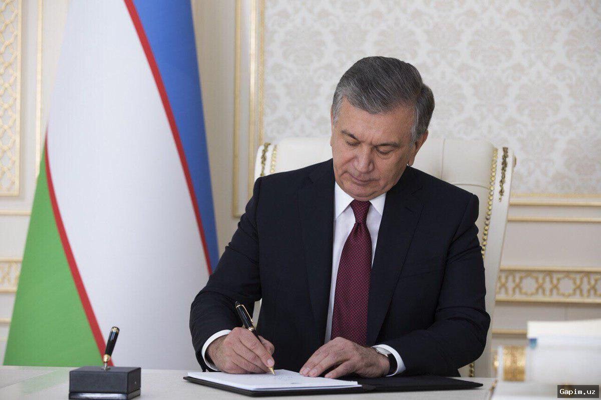 ⚖️💡 Prezident Shavkat Mirziyoyev elektr, gaz, issiqlik va suv tarmoqlariga noqonuniy ulanish uchun javobgarlikni kuchaytirgan qonunni imzoladi