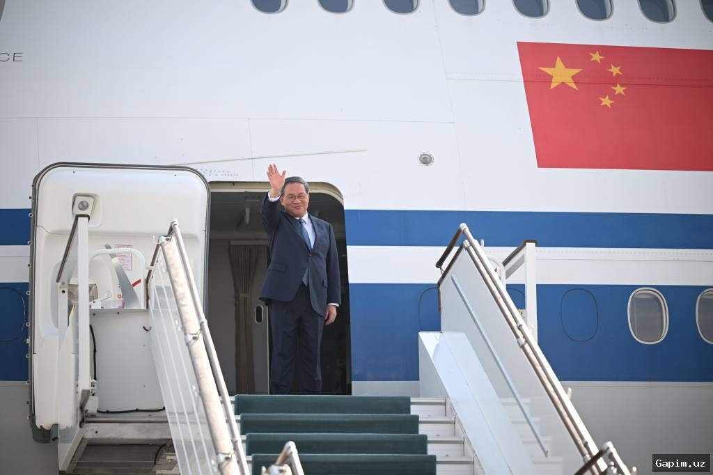 🇨🇳🤝 Премьер Госсовета Китая прибыл с официальным визитом в Ташкент