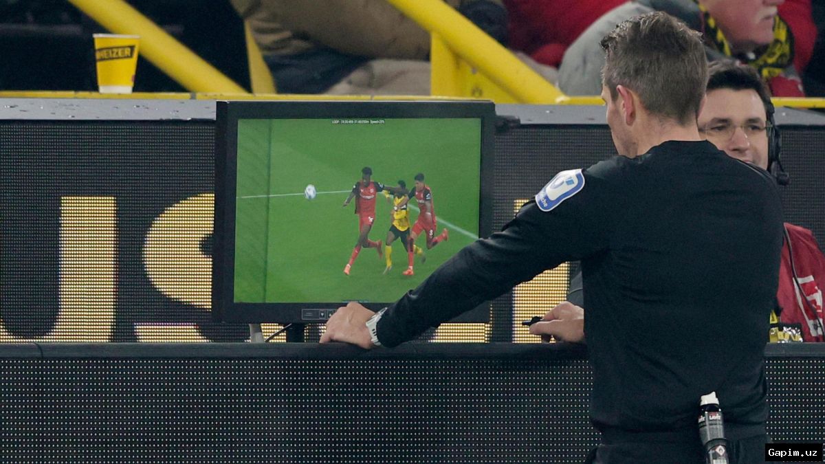 ⚽️📺 VAR: Has Technology Overstepped Its Role in Football?