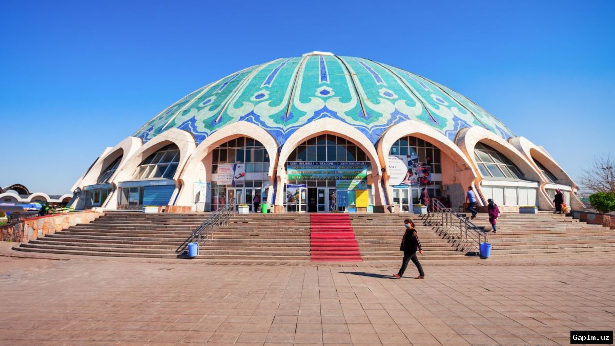 🎤🚨 В Ташкенте уличного певца Бозорбоя, известного нападками на туристов на «Чорсу», доставили в ОВД