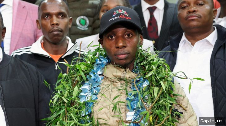 🏃‍♂️🇰🇪 Рекордсмен марафона Сабастьян Саве встречен как герой в Кении