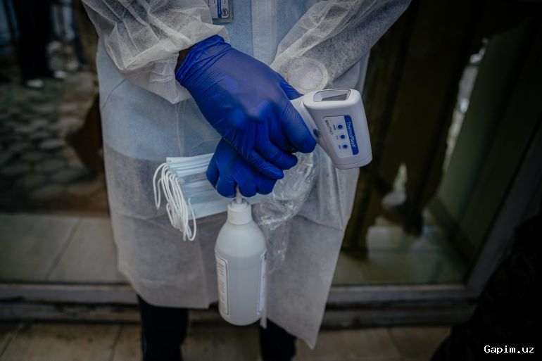 🦠🌍 AQSh shifokorining Germaniyada Ebola bilan bog‘liq davolanishi global sog‘liqni saqlashdagi tengsizlikni ochib berdi