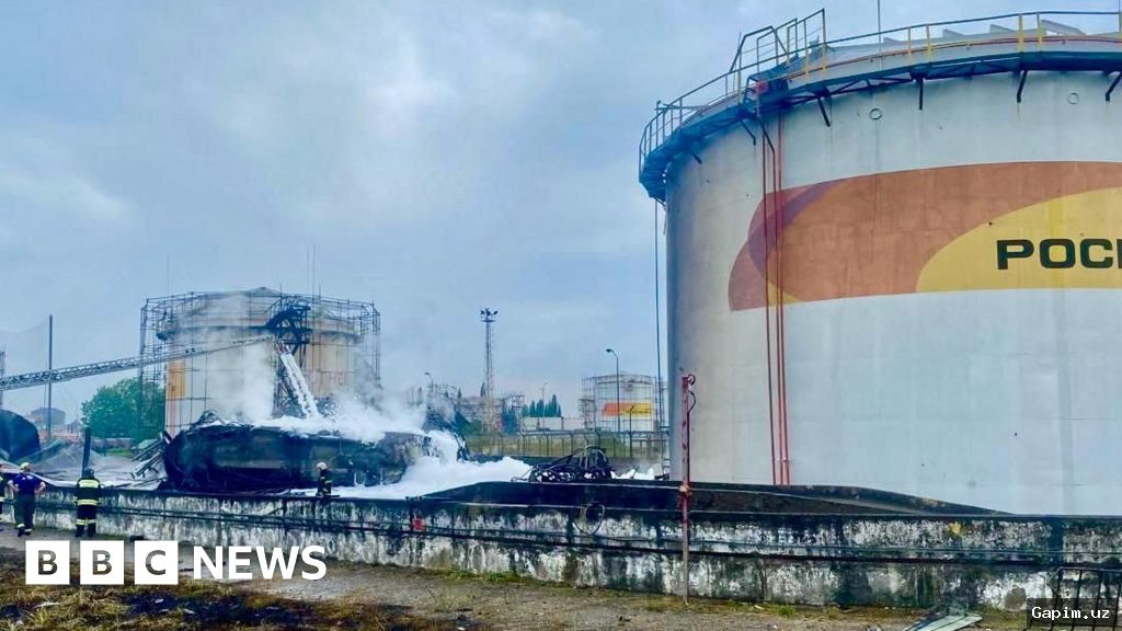 🛢️🔥 Инцидент в Черном море: у берегов Сочи загорелся нефтяной танкер после предполагаемой атаки