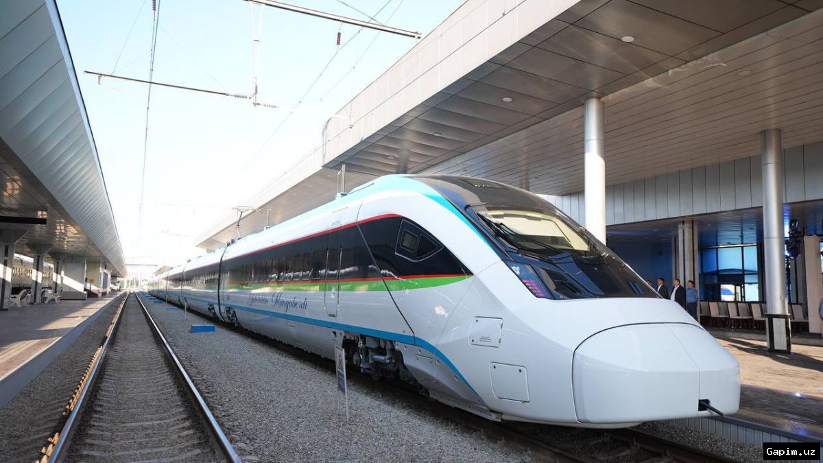 🚄🇨🇳 В Андижан прибыл новый скоростной поезд китайского производства