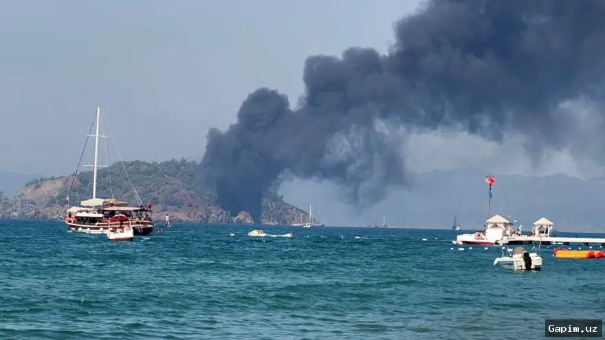 Original: cargo ship collision Sea of Marmara 🚢🌊 В Мраморном море пропало грузовое судно после столкновения: 10 членов экипажа