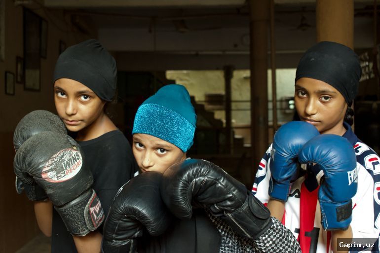 🥊🇵🇰 Девочки из пакистанского района Лиари осваивают бокс: реальная жизнь в противовес образам Болливуда