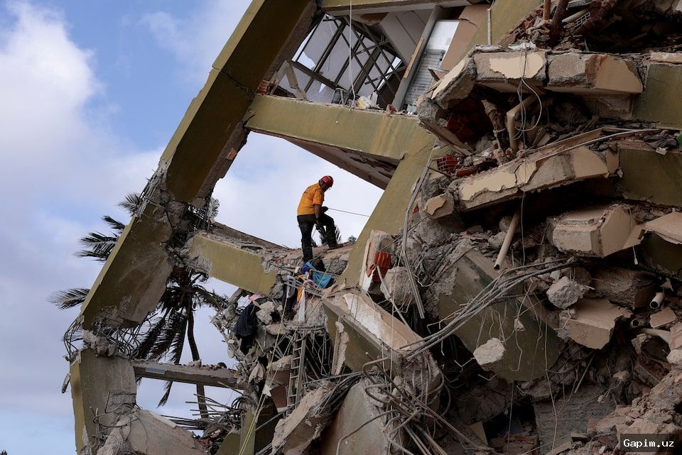 🇻🇪🌍 Venezuela earthquake: Thousands dead, government accused of inaction as hope fades