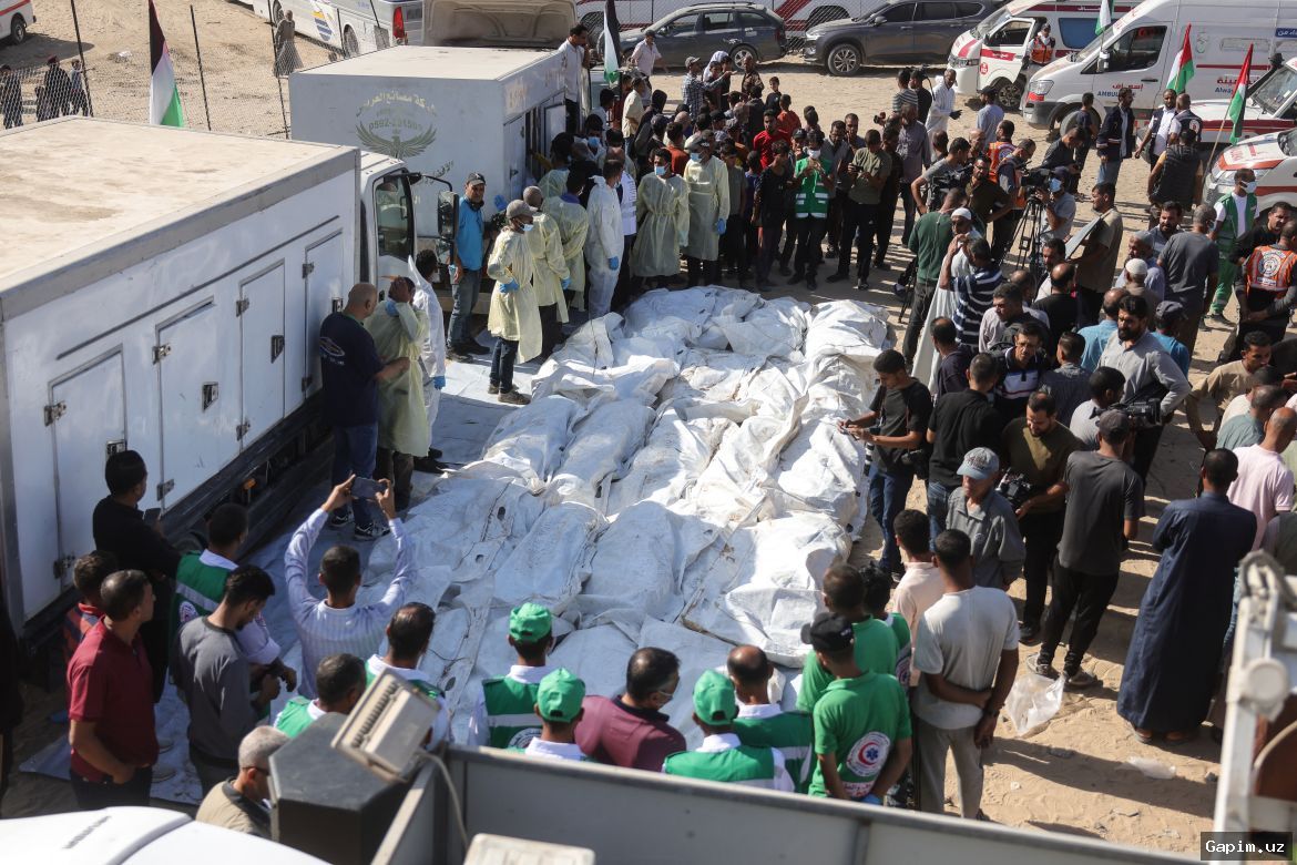 💔📰 Mourners Gather in Central Gaza for Funeral of Al Jazeera Journalist Mohammed Wishah