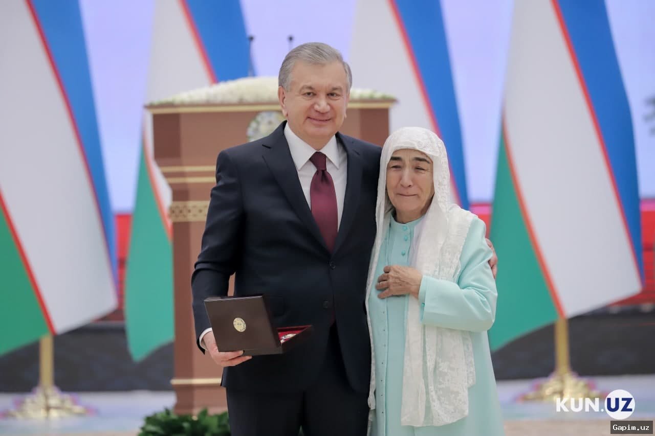 Prezident 28 nafar qizni Zulfiya mukofoti bilan taqdirladi