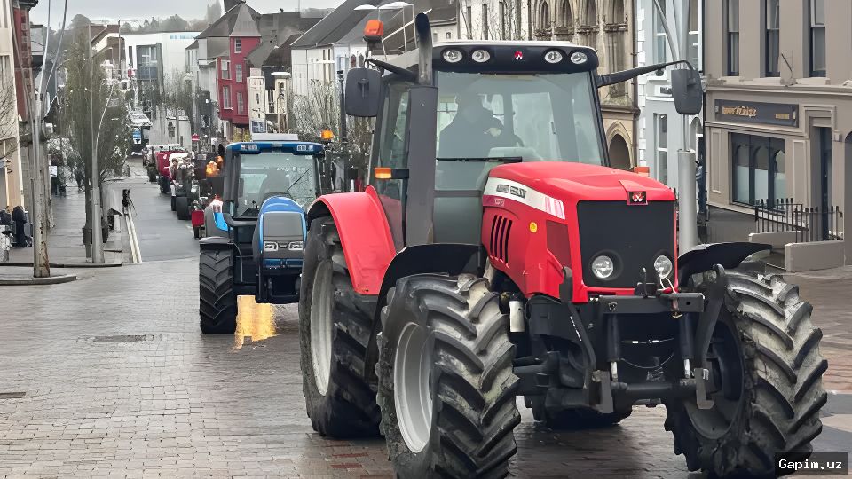 ⛽️🚜 Irlandiyada yoqilg'i narxlariga qarshi noroziliklar: 'eng jiddiy qo'zg'olon' deb atalmoqda