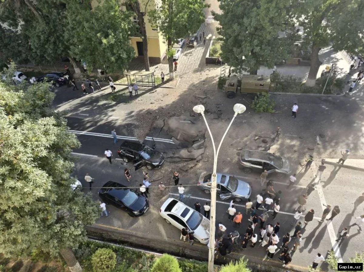 🏗️🛣️ Tashkent Starts Laying New Asphalt on Street Hit by Gas Explosion