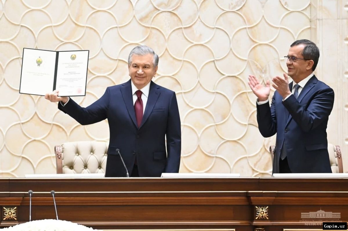 🏗️📜 Prezident Mirziyoyev qurilish va uy-joy kommunal sohasida byurokratiyani qisqartirish bo‘yicha taqdimot bilan tanishdi