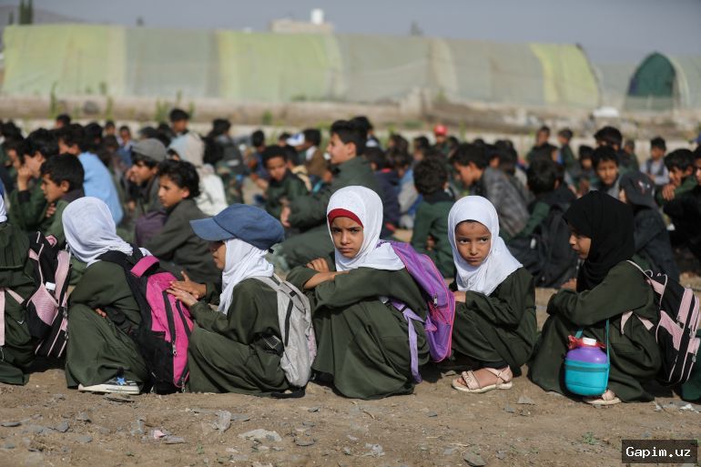 💔📚 Mukalladagi o‘qituvchi: “Kuniga uchta ishda ishlayman, lekin oilamni oziq-ovqat bilan ta’minlay olmayman”