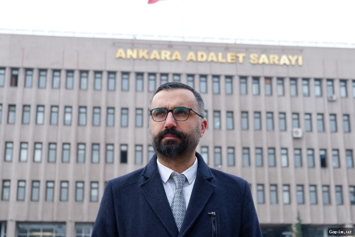 ⚖️🗞️ Turkiya sudi DW muxbiri Uludagni qamoqdan ozod qildi, sud jarayoni davom etmoqda
