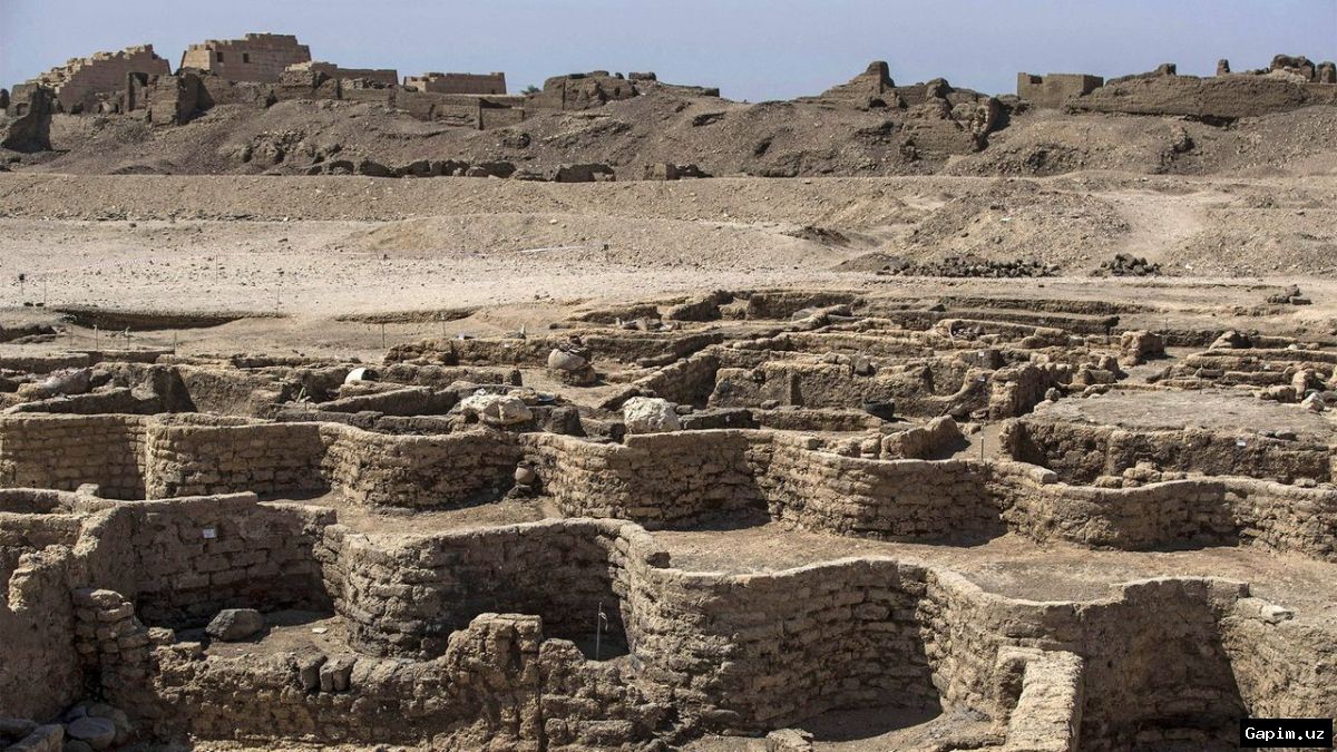 🏛️🔍 В Египте обнаружены византийский город и древние гробницы