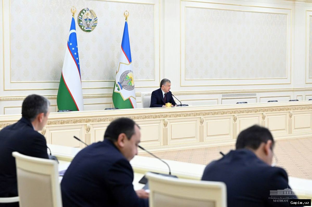 ⚠️👨‍💼 Uzbek District Officials Reprimanded for Sending Relatives on Business Trips