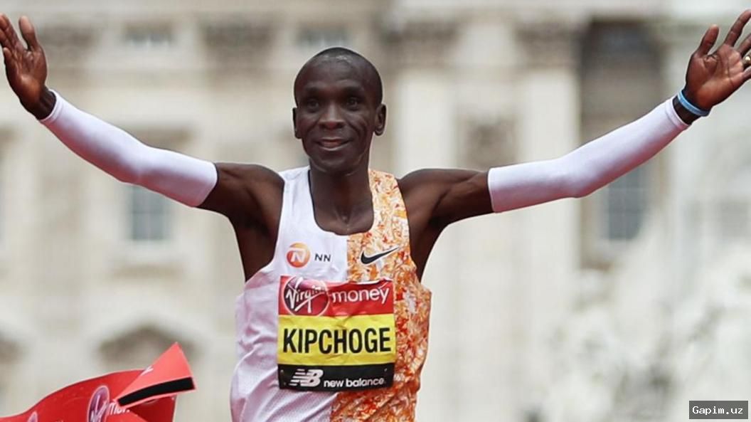 🏃‍♂️🏆 Сабастьян Сауэ побил мировой рекорд на Лондонском марафоне, преодолев дистанцию менее чем за два часа