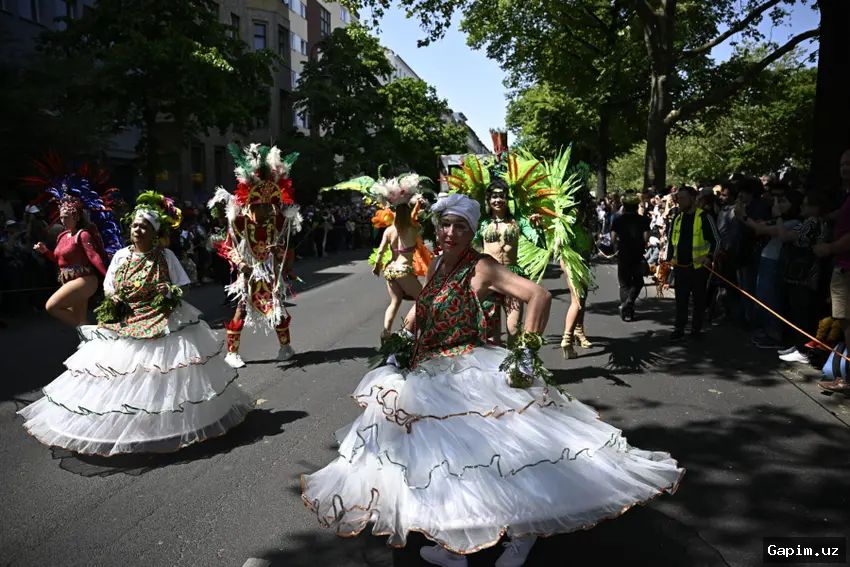 🕊️🌹 Pentecost: Germany's Underappreciated Spring Holiday with Deep Roots