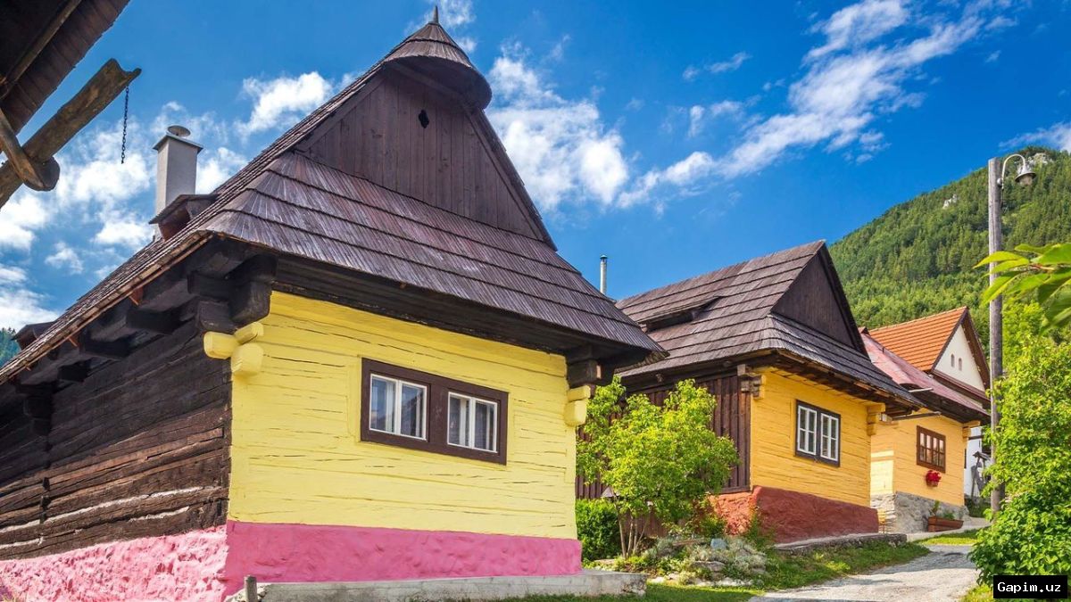 🏘️🌍 UNESCO ro‘yxatidan chiqishni istagan qishloq: Slovakiyadagi Vlkolinec muammosi