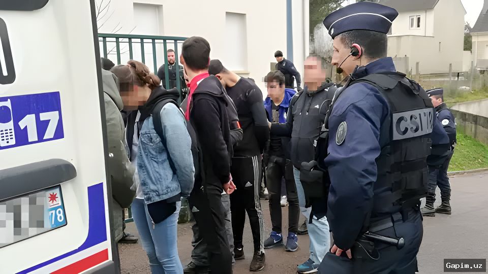 🇫🇷🔥 Во Франции студенты и госслужащие протестуют против сокращения бюджета