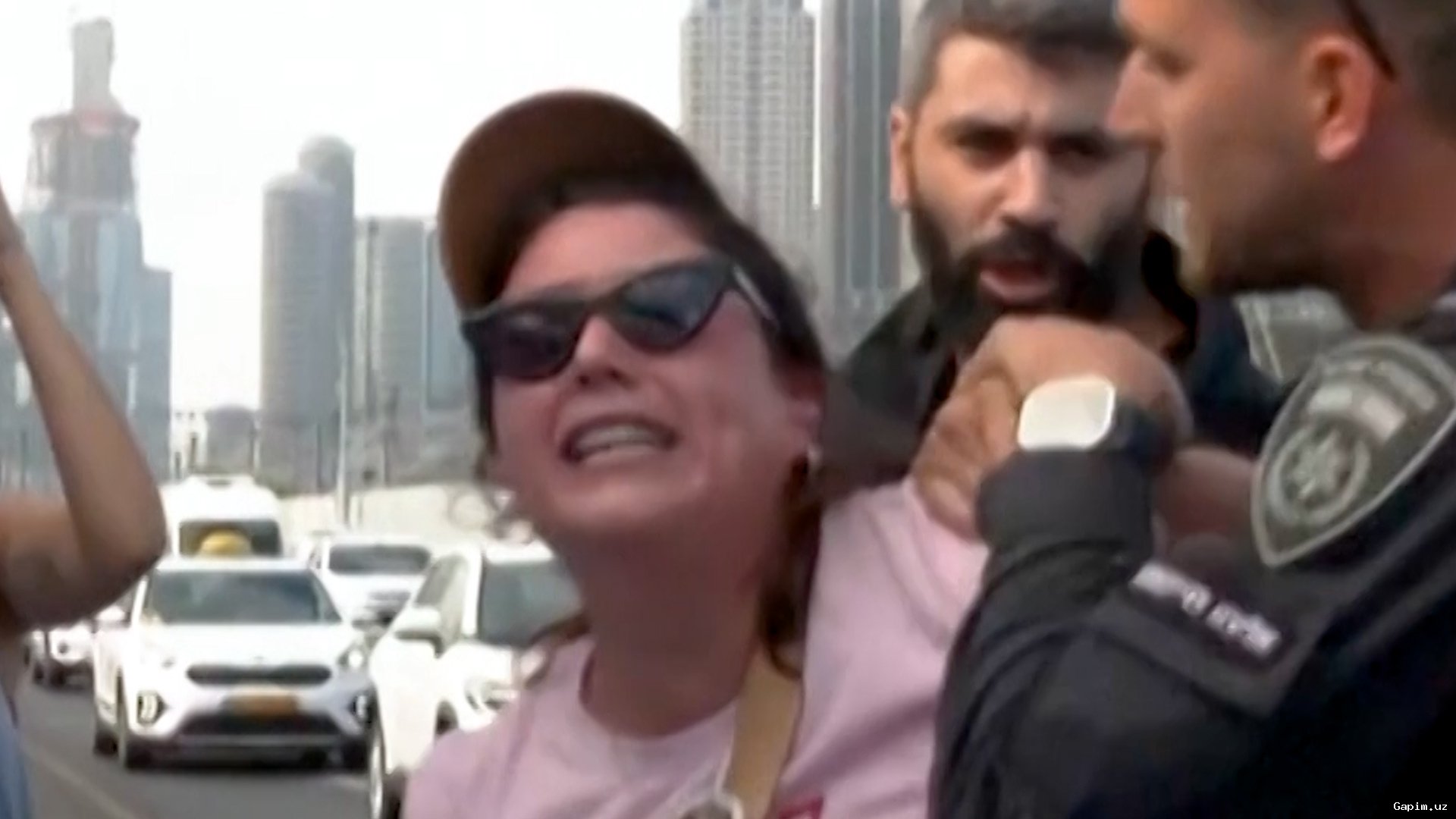 🚨📹 Полиция Израиля задержала трудового мигранта из Узбекистана – комментарии в видео о «крысах» вызвали общественный резонанс