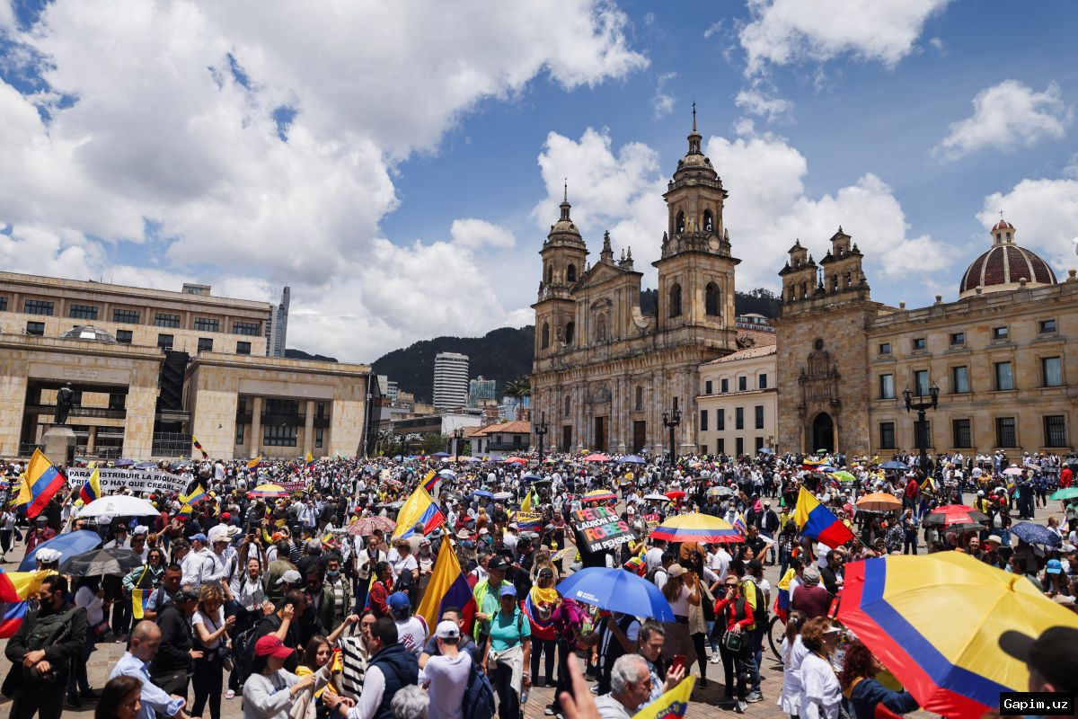 🇨🇴🔥 Kolumbiyada ommaviy noroziliklar: Namoyishchilar yangi rahbariyat siyosatiga qarshi chiqmoqda