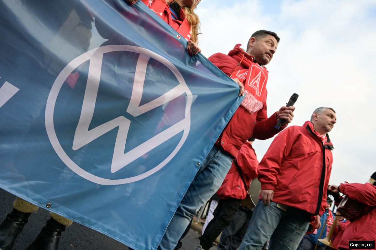 🇩🇪⚡ Германия: вызван посол России, Volkswagen может сократить 50 000 рабочих мест