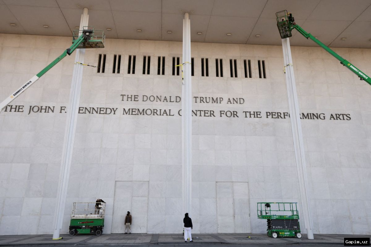 🏛️💸 Kennedy Center on Brink of Bankruptcy: Trump's Name as Last Resort?