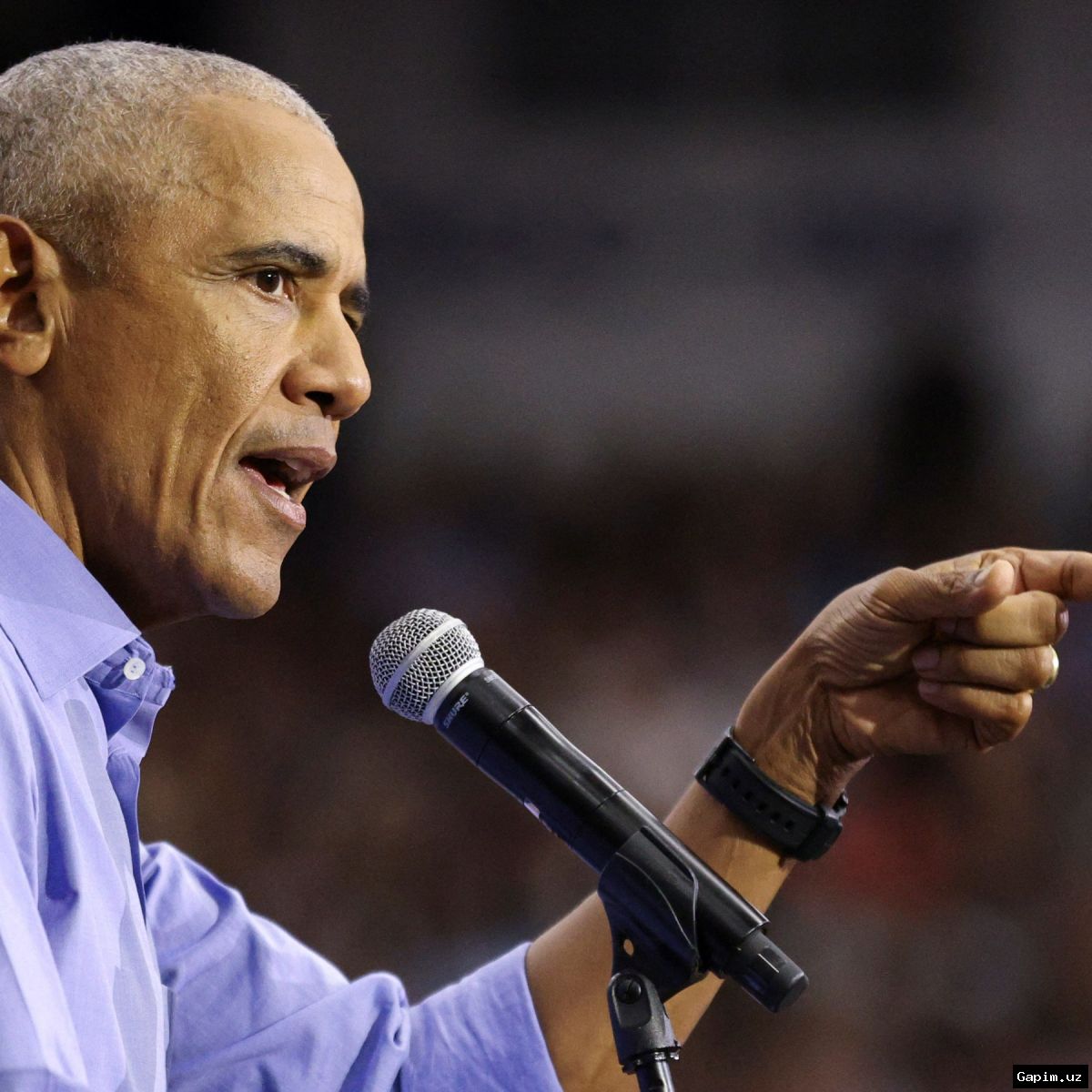 🏛️⚡️ Deepening Political Divide: Obama Slams Trump Regime Ahead of Critical Midterms