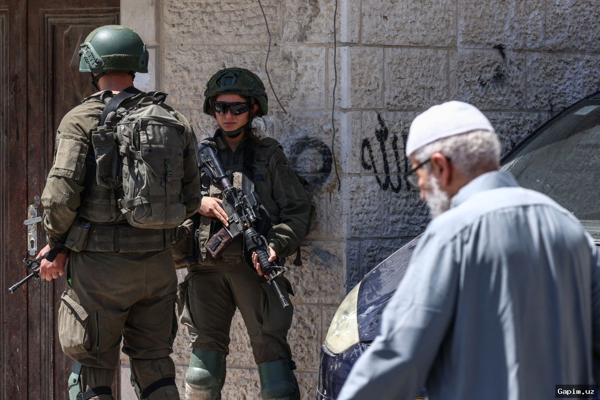 ⚔️🏕️ Isroilning Qalandiya qochqinlar lageriga hujumi: 51 falastinlik yaralandi