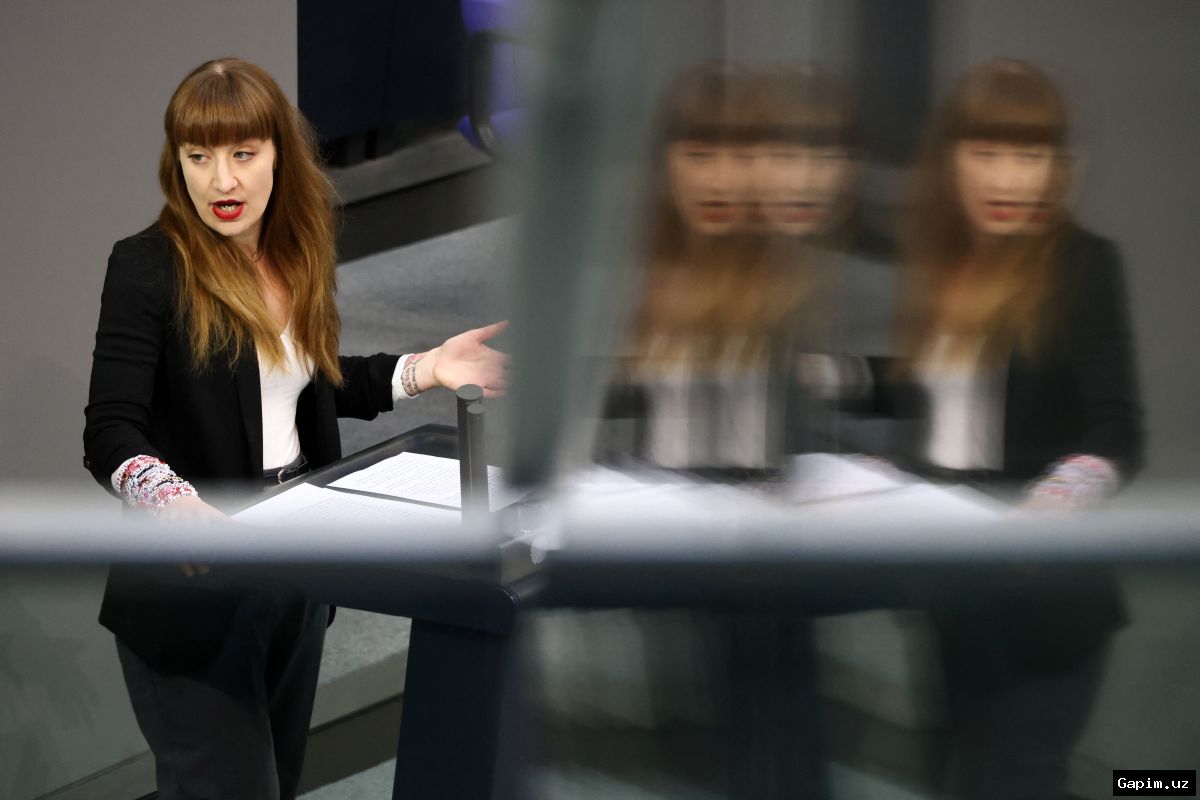 🏛️🔴 Berlin Election: Left Party Dreams of Power as Membership Soars