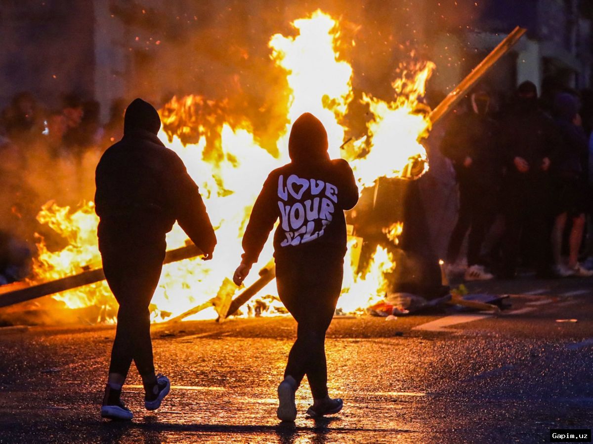 🇬🇧🔥 Northern Ireland anti-immigration riots: Minister Benn condemns 'racist thuggery'