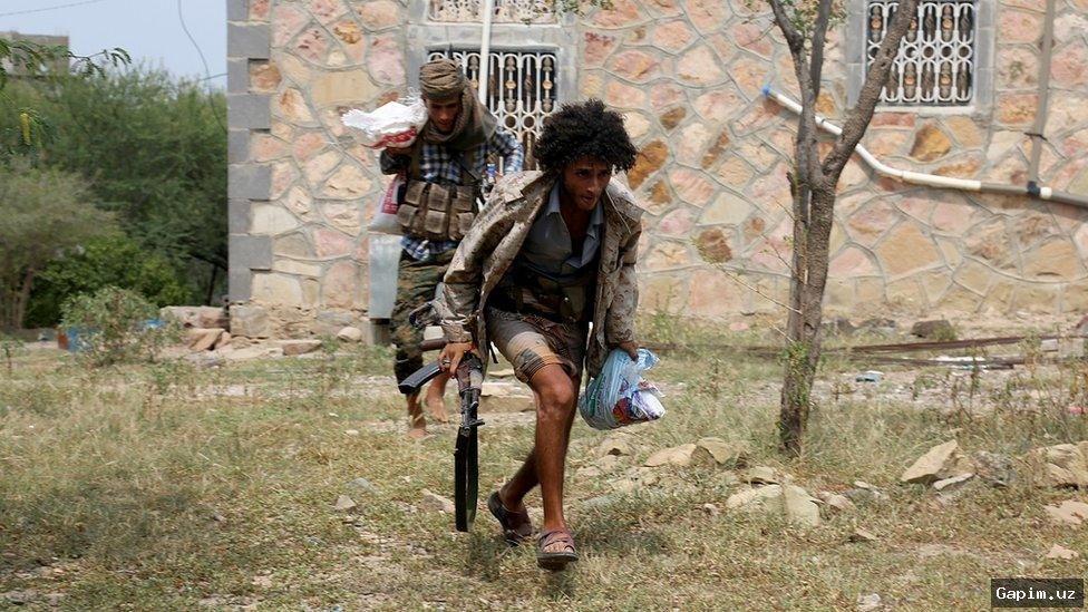 💔🎒 Yamanning Taiz shahrida snayper otishmasi natijasida 14 yoshli bola halok bo‘ldi