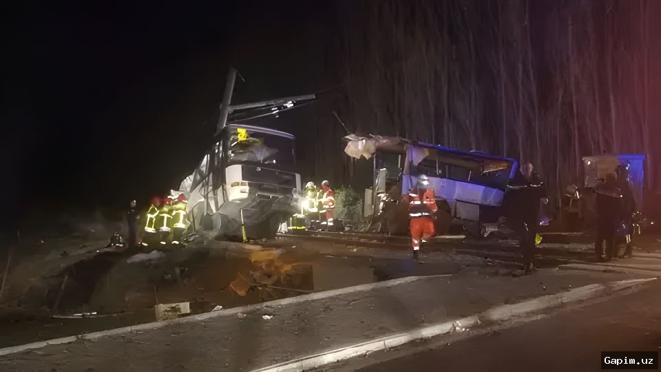 🚂💥 Во Франции высокоскоростной поезд столкнулся с грузовиком, машинист погиб