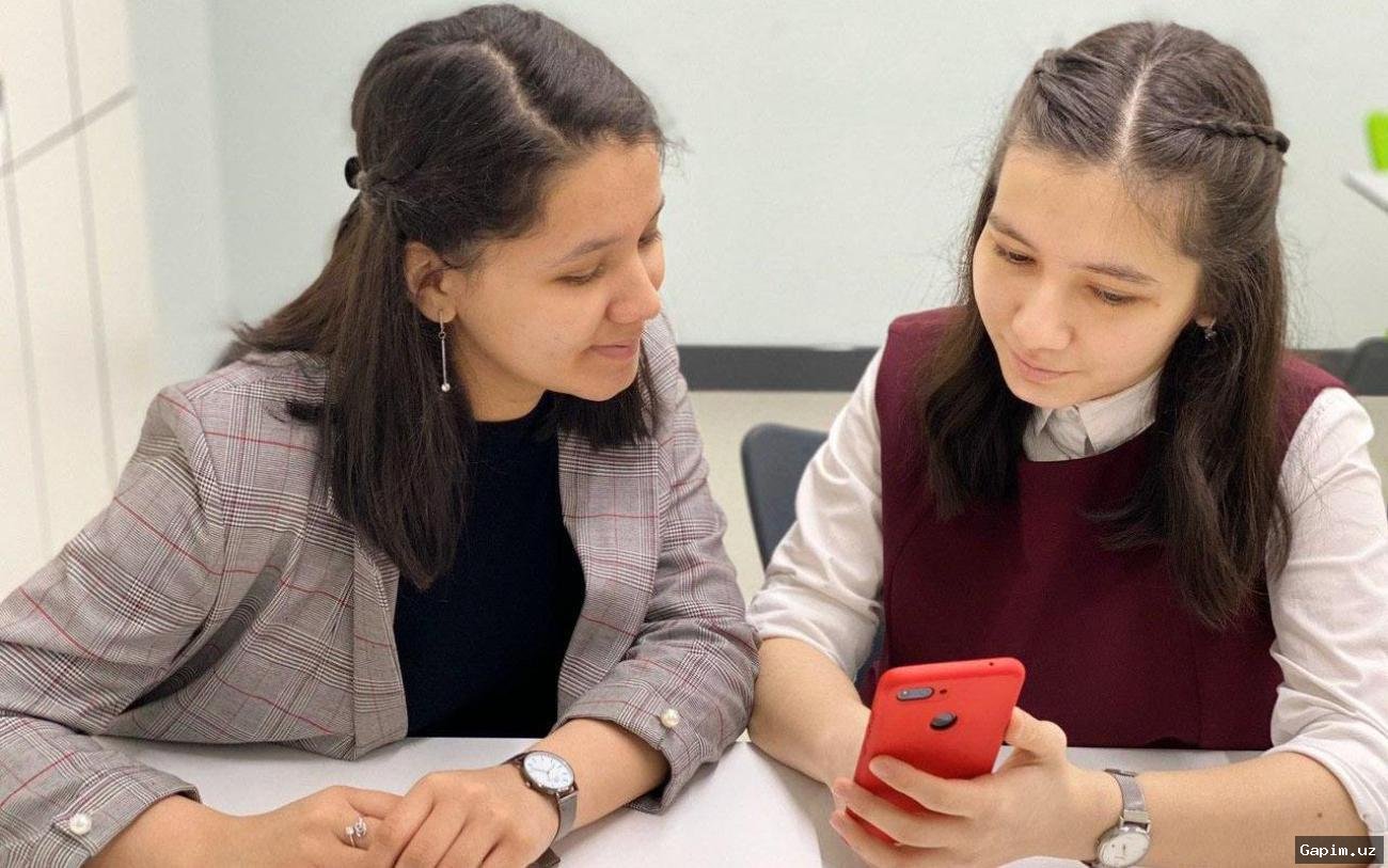 🚸⚠️ Школьники в Сергелийском районе Ташкента вынуждены переходить канал по узким трубам