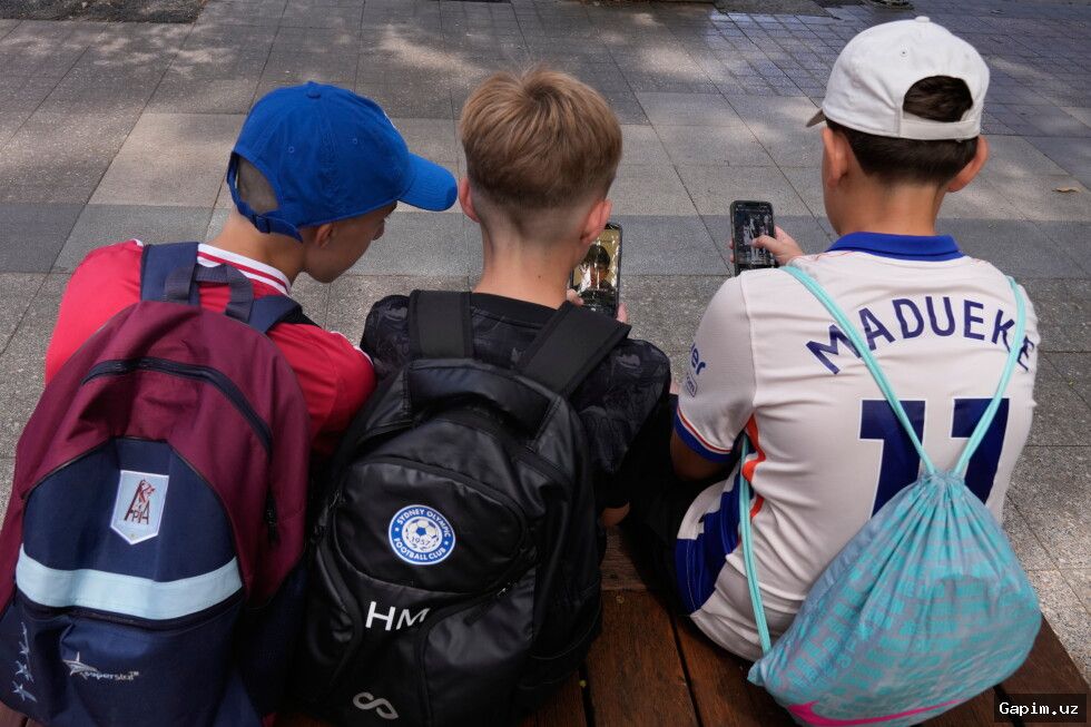 🇫🇷📱 France Bans Social Media for Children Under 15